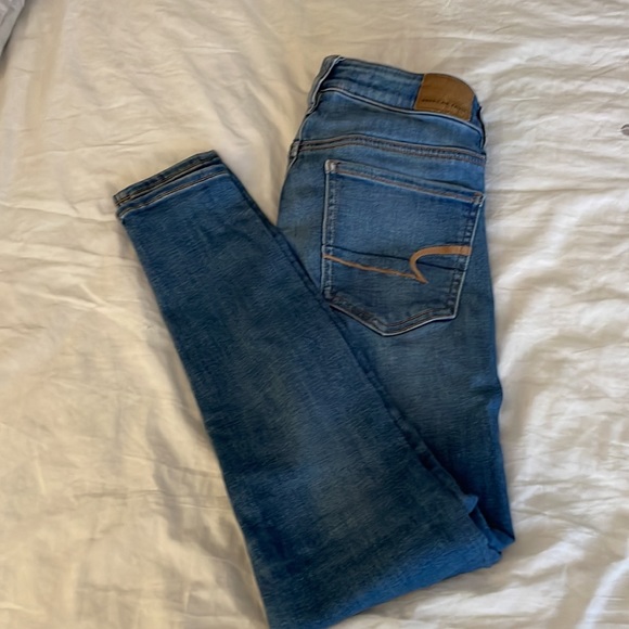American Eagle Women’s jeans - Picture 2 of 3